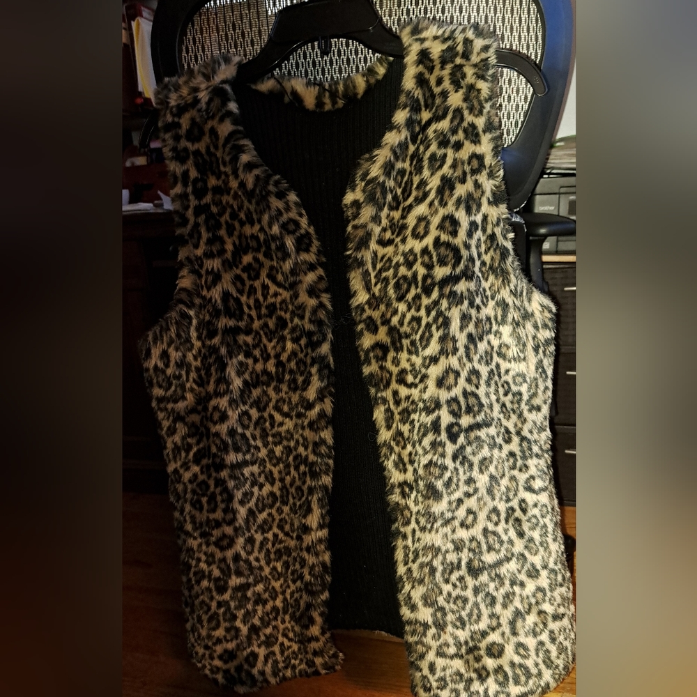 Jones New York faux fur vest